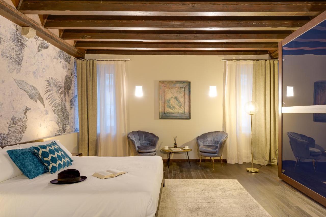 Palazzo Duomo Suites In Udine Center מראה חיצוני תמונה