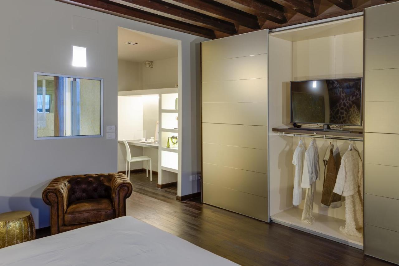 Palazzo Duomo Suites In Udine Center מראה חיצוני תמונה