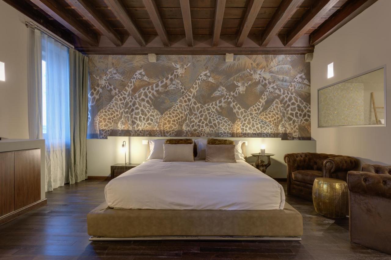 Palazzo Duomo Suites In Udine Center מראה חיצוני תמונה